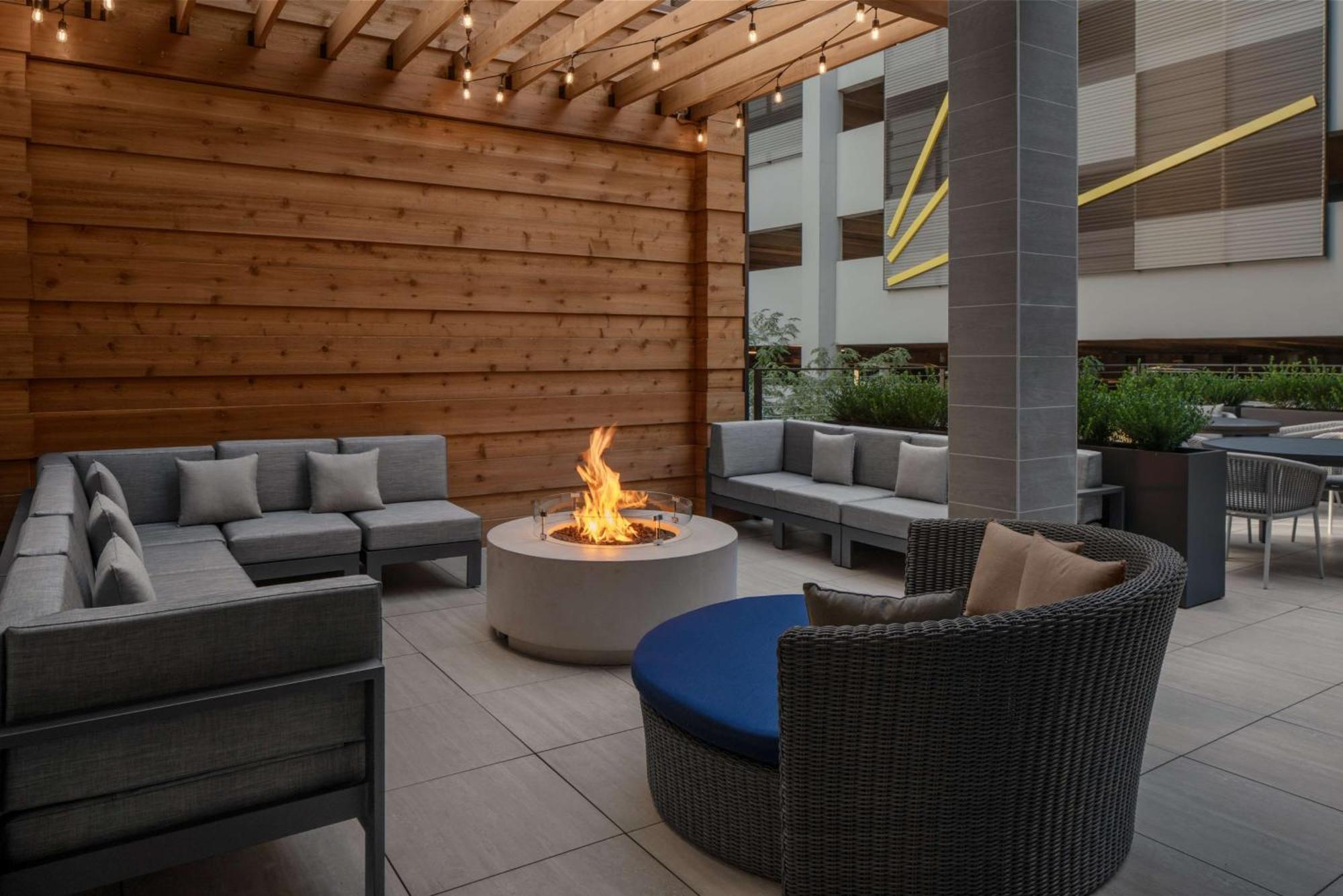 Homewood Suites By Hilton Charlotte Uptown First Ward Exterior foto